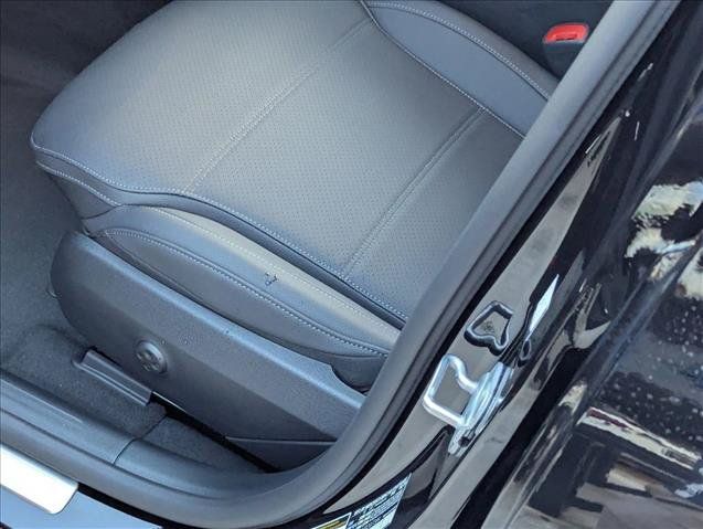 Used 2026 Mercedes-Benz C 300 Sedan image 4
