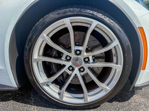 Used 2017 Chevrolet Corvette Grand Sport w/ Carbon Flash Badge Package RWD image 35