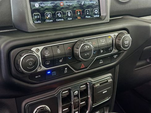 Used 2023 Jeep Wrangler Sahara w/ Cold Weather Group image 23