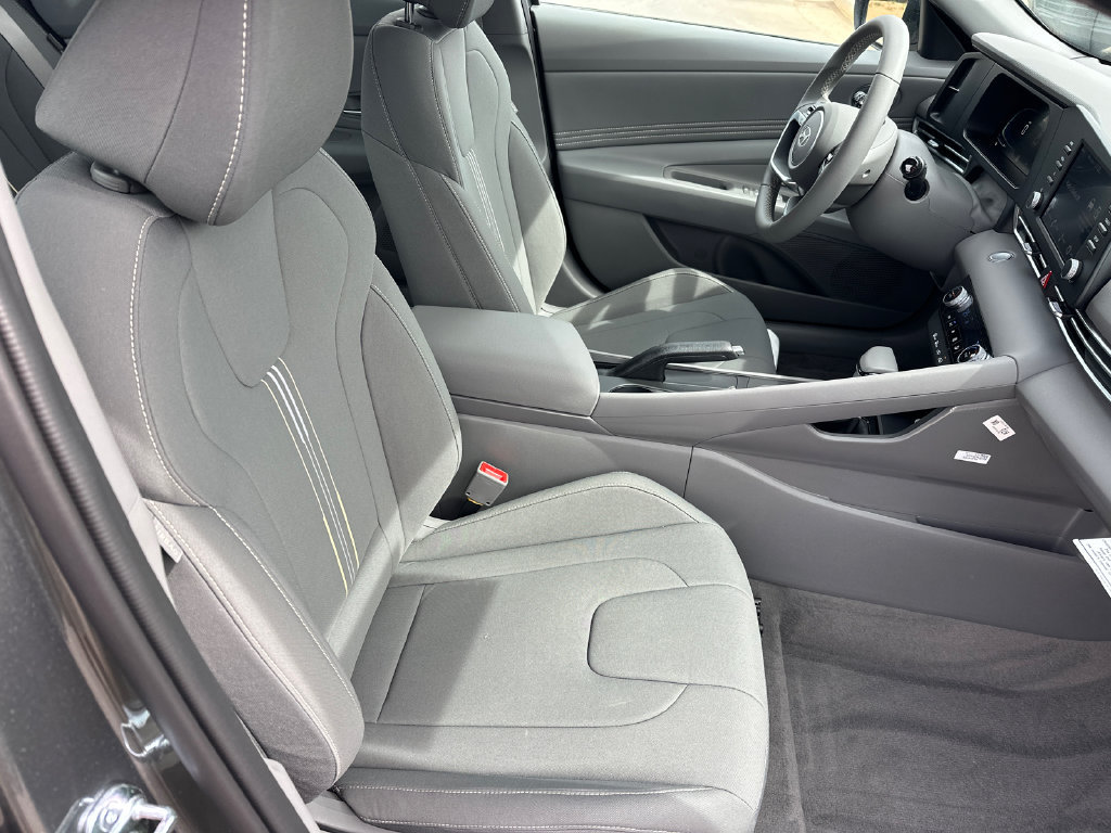 Certified 2026 Hyundai Elantra Sport FWD image 13