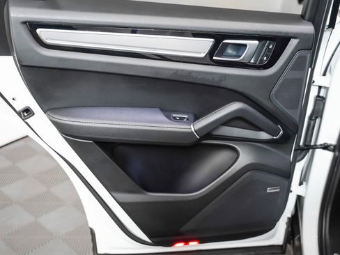 Certified 2023 Porsche Cayenne image 27