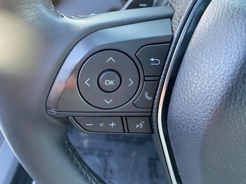 Used 2018 Toyota Camry SE w/ Moonroof Package FWD image 18