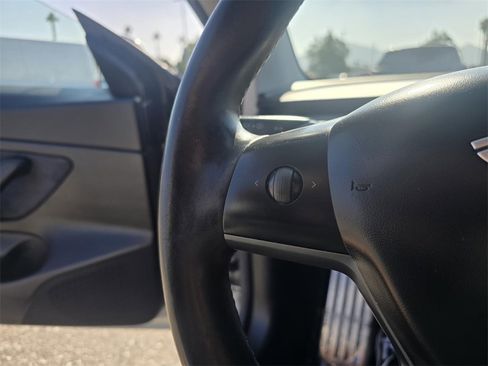 Used 2018 Tesla Model 3 Long Range image 9