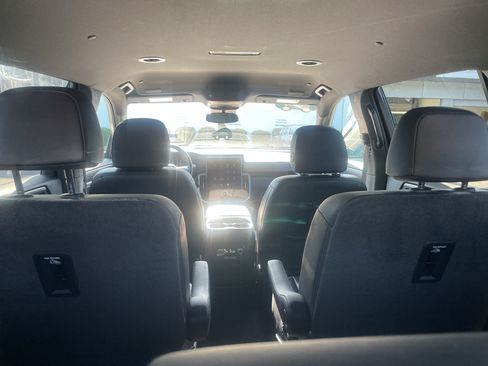 Certified 2024 GMC Acadia Elevation AWD/4WD image 10