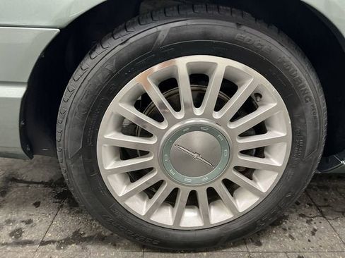 Used 2004 Ford Thunderbird Pacific Coast RWD image 28