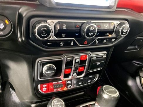 Used 2020 Jeep Gladiator Rubicon image 15