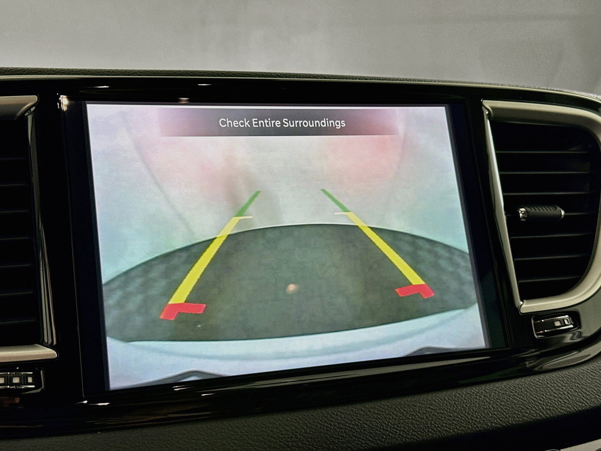 Used 2024 Chrysler Pacifica Touring-L FWD image 32