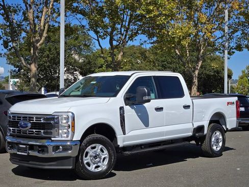 New 2026 Ford F250 XLT w/ FX4 Off-Road Package image 2