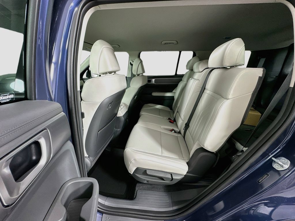 New 2027 Hyundai Santa Fe SEL w/ Tow & Go Package FWD image 16