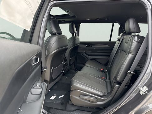 New 2025 Jeep Grand Cherokee L Altitude image 20