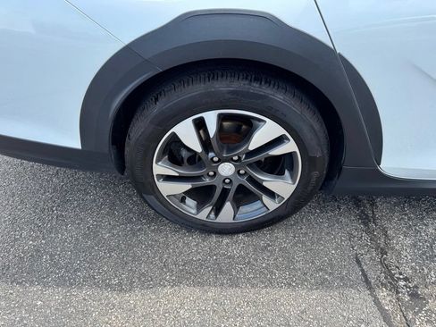 Certified 2018 Buick Regal Essence w/ Driver Confidence Package #1 AWD/4WD image 29