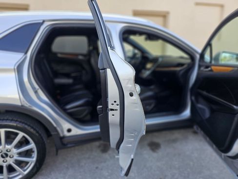 Used 2019 Lincoln MKC Reserve w/ MKC Technology Package FWD image 20