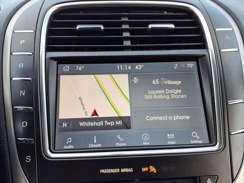 Used 2019 Lincoln Nautilus Select image 13