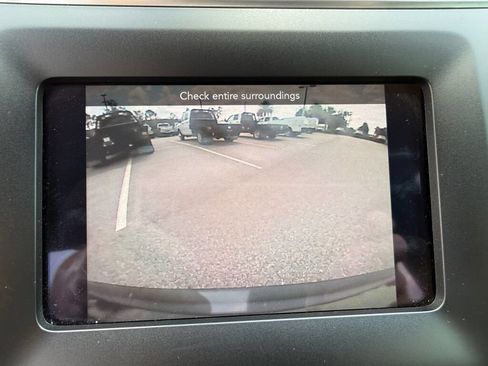 Used 2019 Jeep Cherokee Latitude Plus FWD image 24