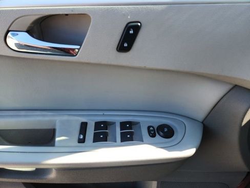 Used 2011 Chevrolet Traverse LT w/ Personal Connectivity Package AWD/4WD image 25