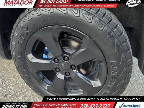 Used 2018 Jeep Compass Latitude w/ Popular Equipment Group FWD image 9