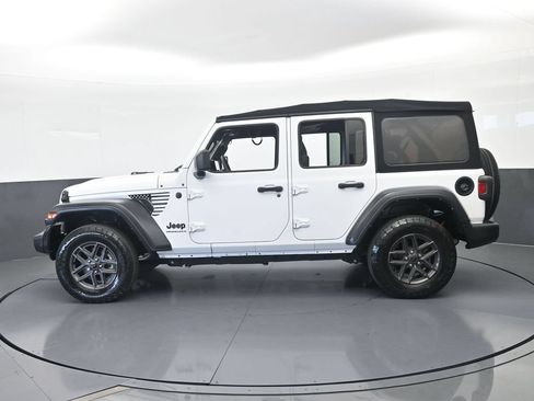 Used 2024 Jeep Wrangler Unlimited Sport AWD/4WD image 3