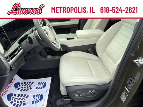 Used 2024 Hyundai Santa Fe Calligraphy AWD/4WD image 19