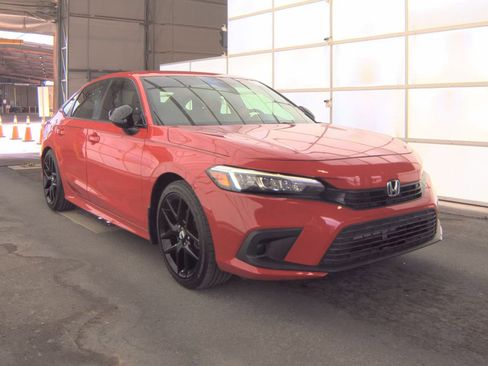 Used 2023 Honda Civic Sport image 4