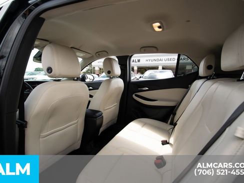 Used 2024 Buick Encore GX Sport Touring image 10