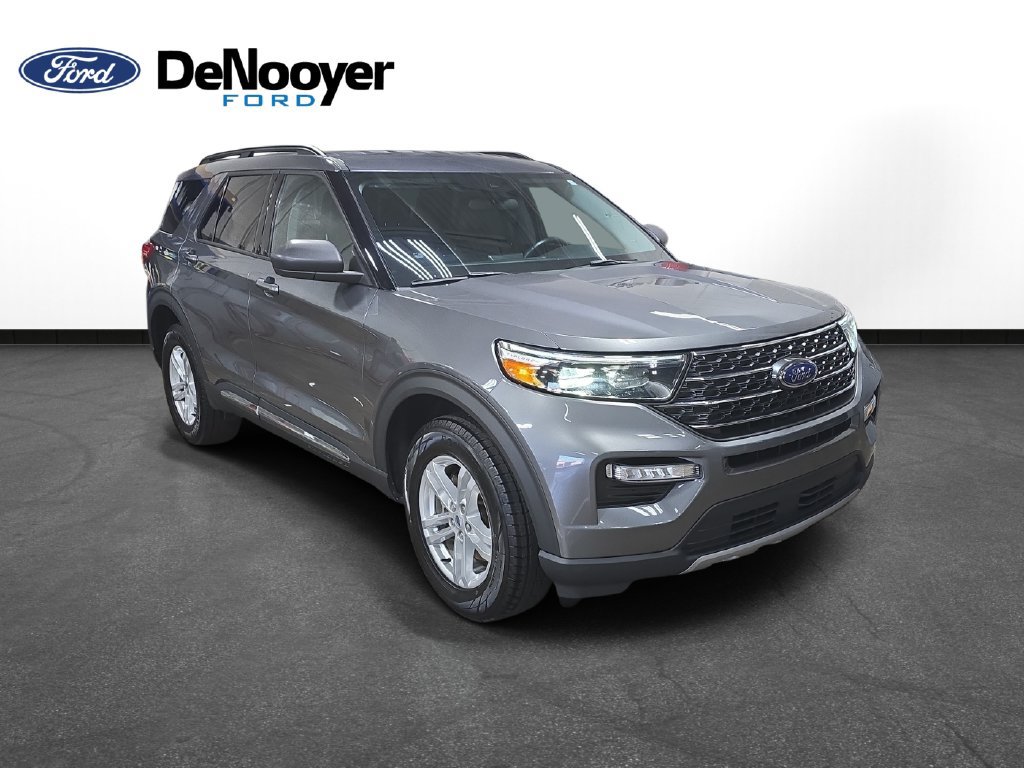 Used 2023 Ford Explorer XLT w/ Equipment Group 202A AWD/4WD image 3