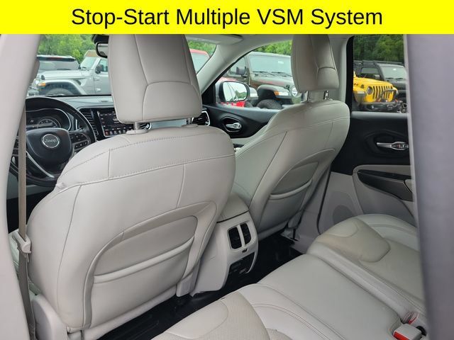 Used 2019 Jeep Cherokee Limited w/ Luxury Group AWD/4WD image 26