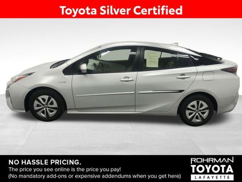 Certified 2017 Toyota Prius Three image 4