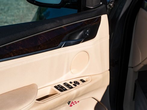 Used 2015 BMW X5 xDrive35d image 34