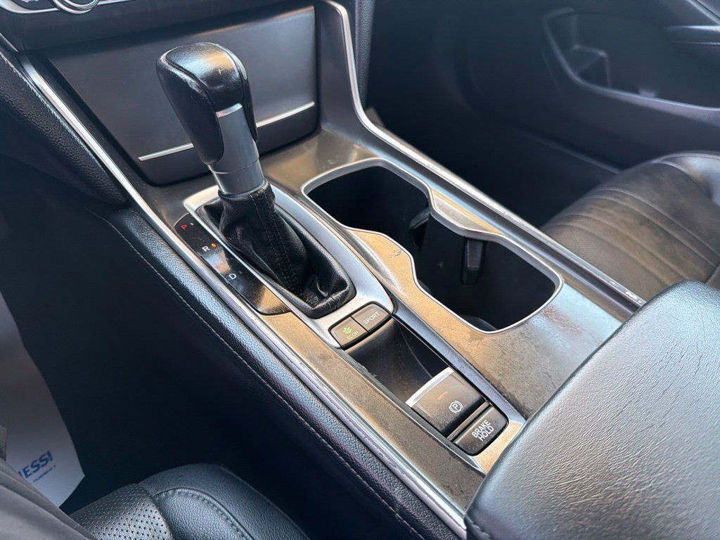 Used 2018 Honda Accord Touring image 36