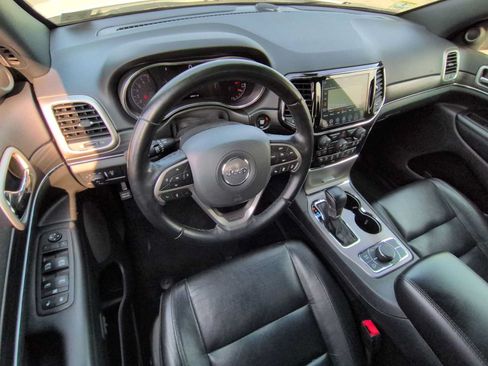 Used 2022 Jeep Grand Cherokee Limited w/ Tech Group AWD/4WD image 10
