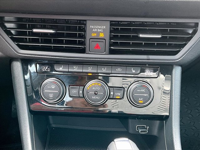Used 2019 Volkswagen Jetta SEL FWD image 24