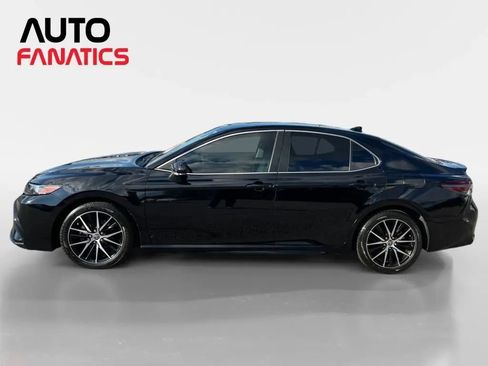 Used 2021 Toyota Camry SE FWD image 2