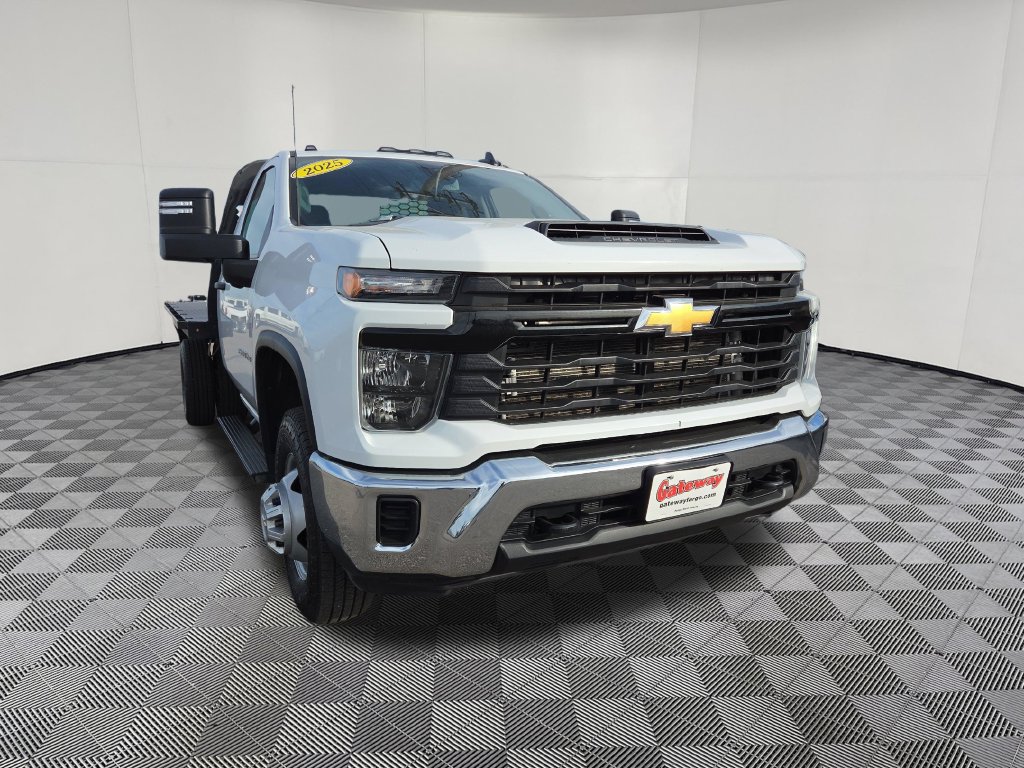 Used 2025 Chevrolet Silverado 3500 W/T w/ WT Convenience Package AWD/4WD image 2