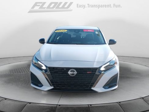 Used 2024 Nissan Altima 2.5 SR image 2