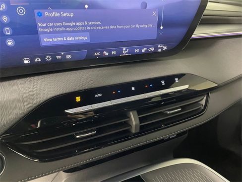 Used 2025 Buick Enclave Sport Touring w/ Super Cruise Package image 7