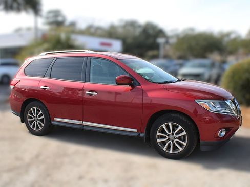 Used 2015 Nissan Pathfinder SL w/ Cargo Package image 4