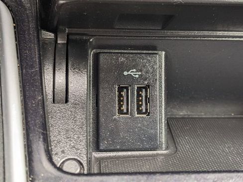 Used 2018 INFINITI QX30 Base image 23