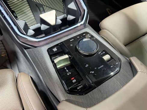 Used 2025 BMW X3 xDrive30i w/ Premium Package image 12