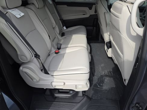 New 2026 Honda Odyssey Touring image 21