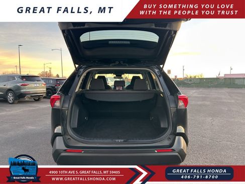 Used 2021 Toyota RAV4 XLE image 8