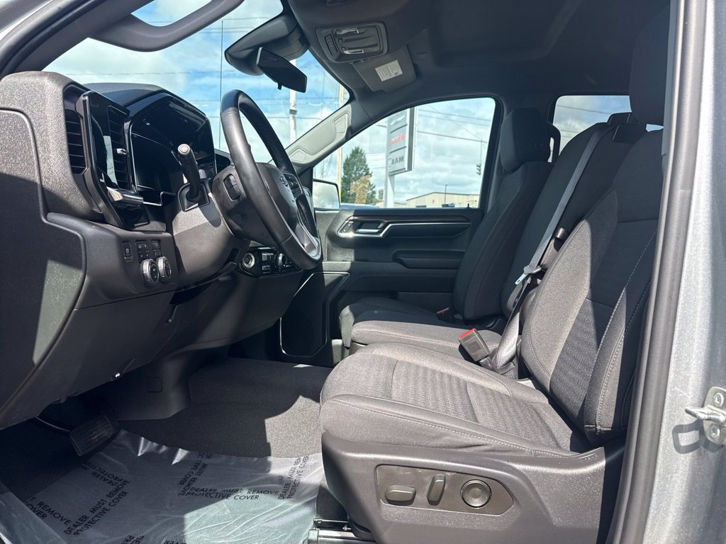Used 2023 Chevrolet Silverado 1500 RST AWD/4WD image 21