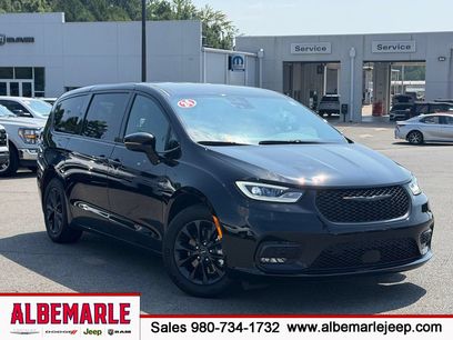 Used 2024 Chrysler Pacifica Limited