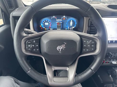 Used 2025 Ford Bronco Outer Banks image 13