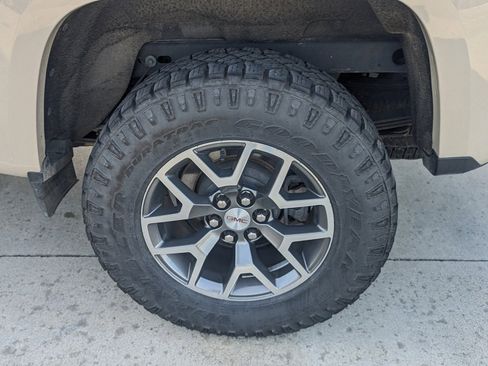 Used 2022 GMC Canyon AT4 w/ Trailering Package image 18