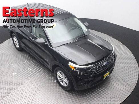 Used 2023 Ford Explorer 4WD image 3