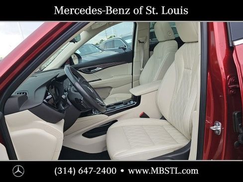 Used 2023 Buick Envision Avenir image 19