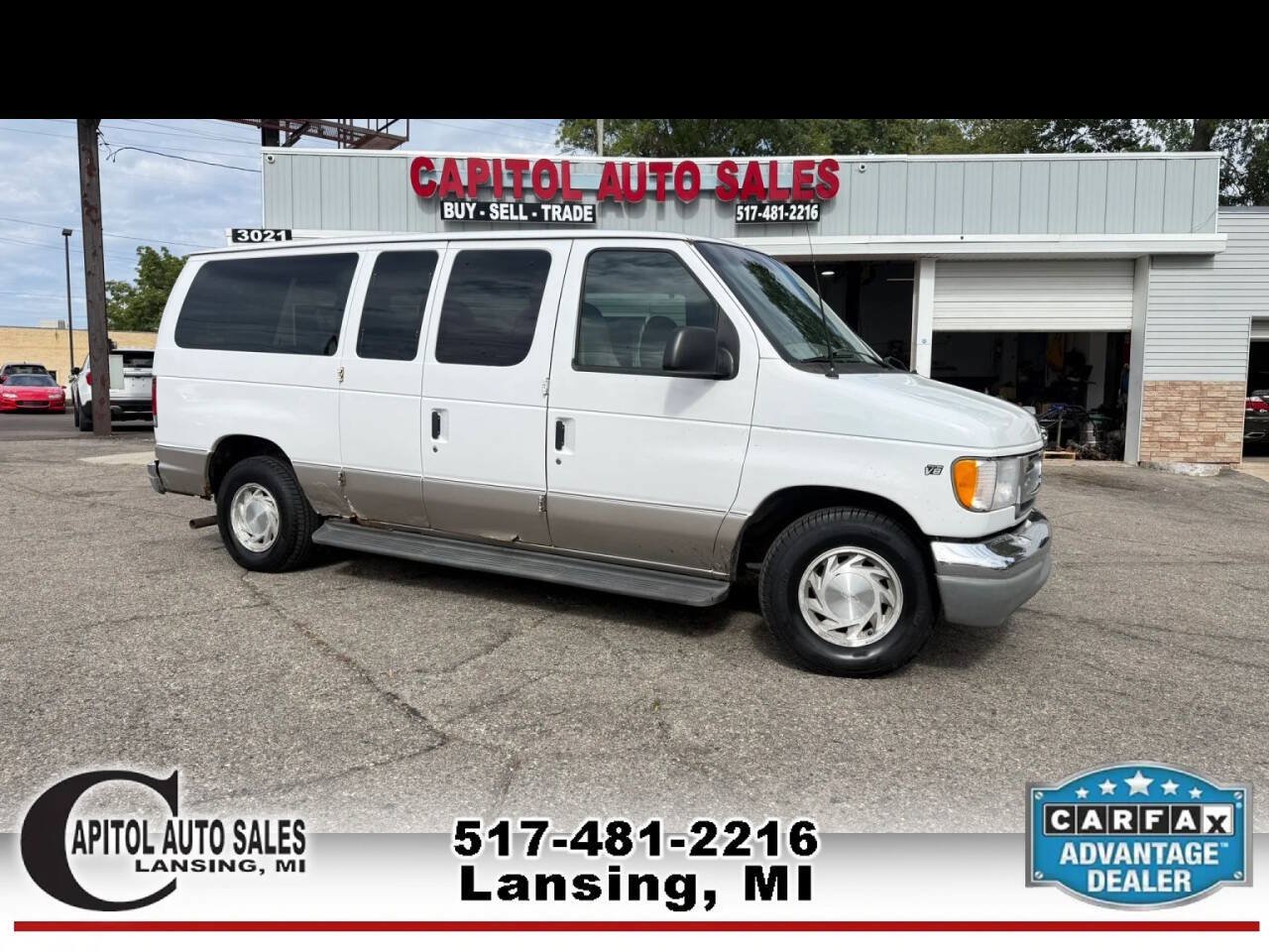 Used 2001 Ford E-150 and Econoline 150 Wagon RWD image 1