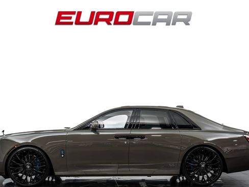 Used 2025 Rolls-Royce Ghost AWD/4WD image 2