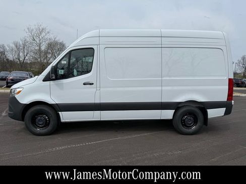 Used 2026 Mercedes-Benz Sprinter 2500 image 9