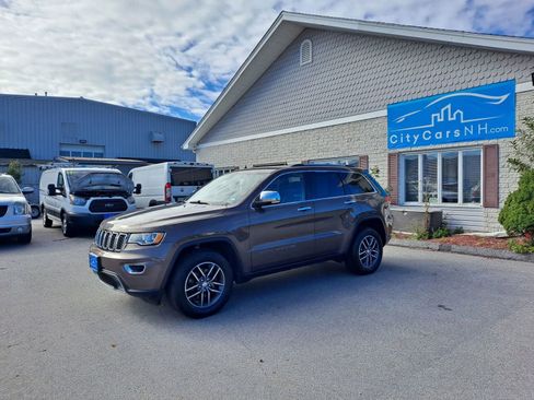 Used 2018 Jeep Grand Cherokee Limited AWD/4WD image 1